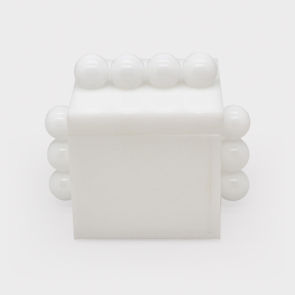 Acrylic Box White w/Balls