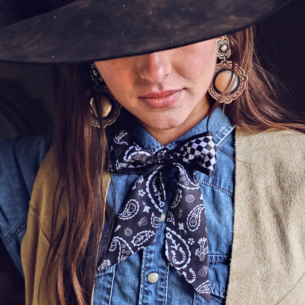 Luck Be a Paisley - Black Twilly