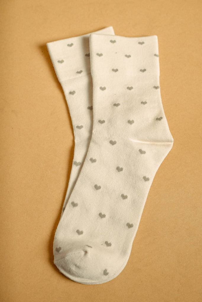 A8104   SOFT AND COMFORTABLE SOCKS: CREAM/SAGE / ONE